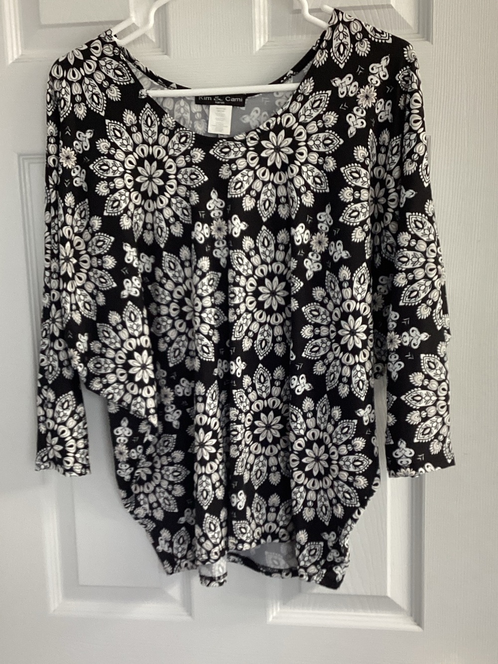 Kim & Cami Black and White Paisley Print Blouse